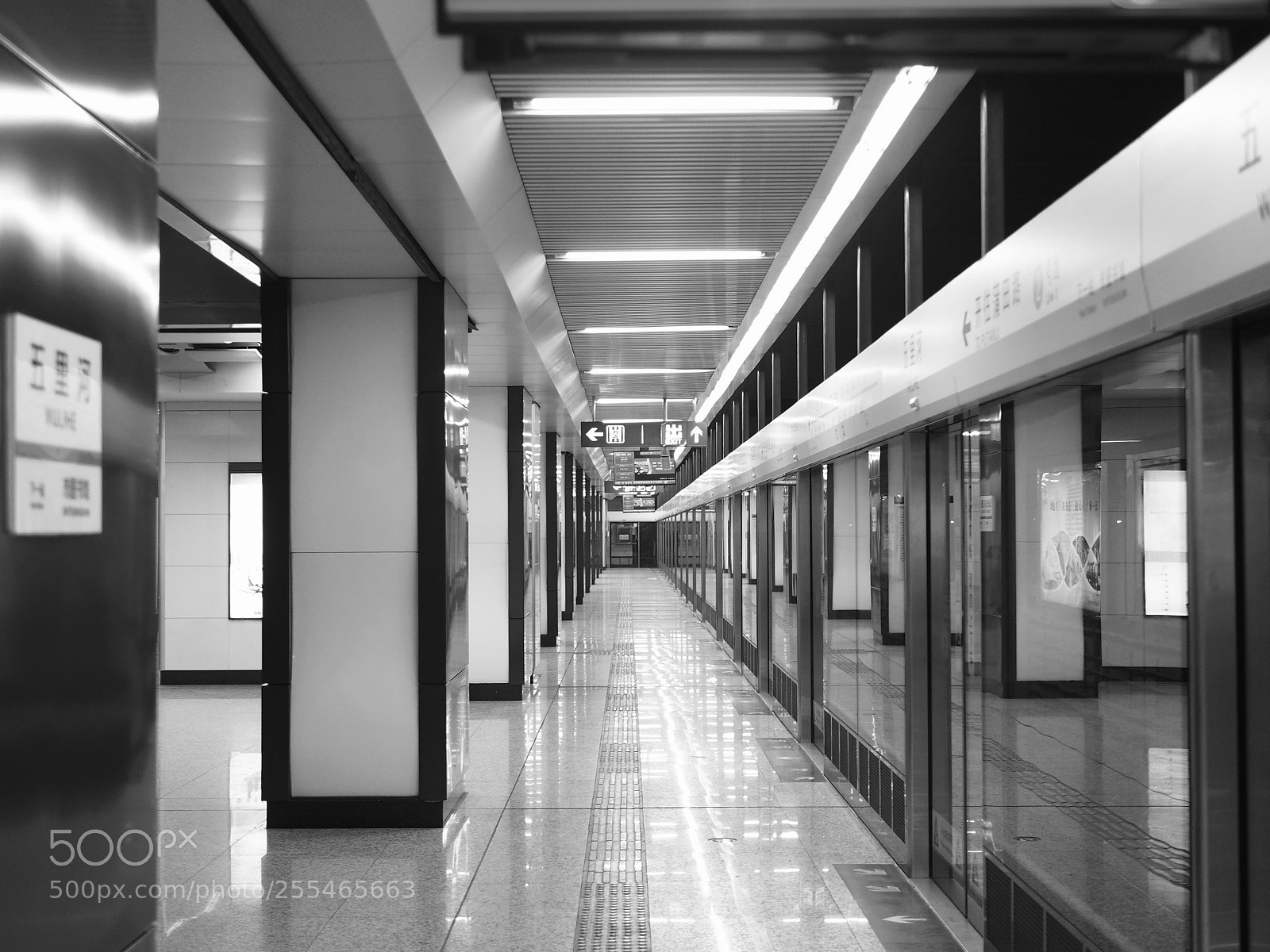 Olympus OM-D E-M10 sample photo. Subway station photography
