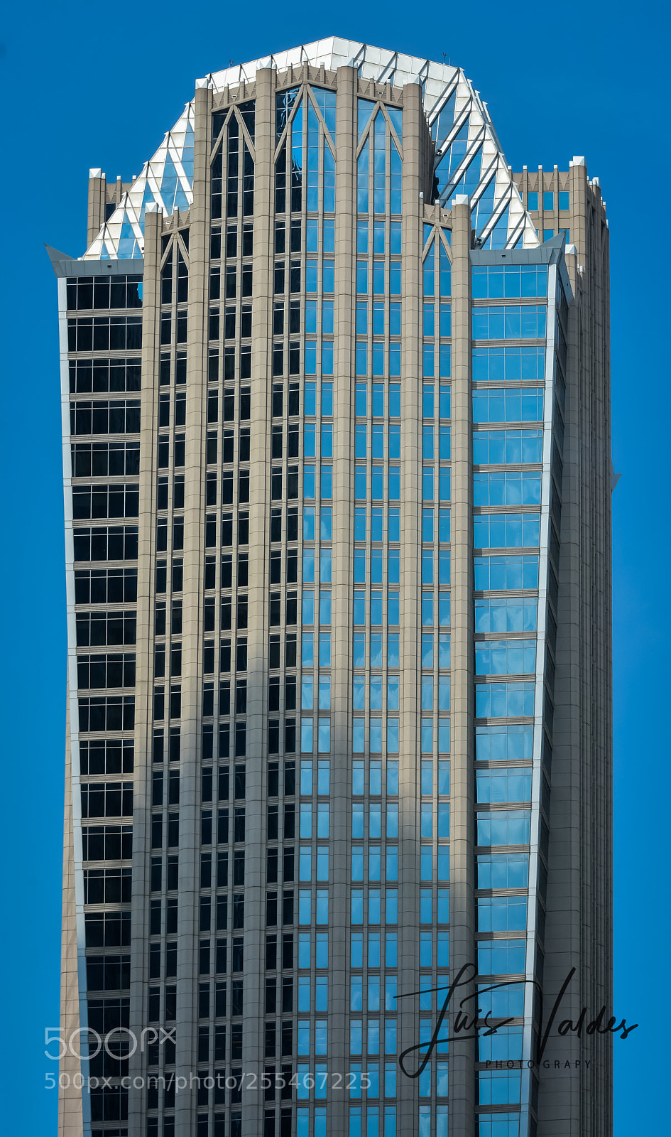 Nikon D7200 sample photo. Blue building photography