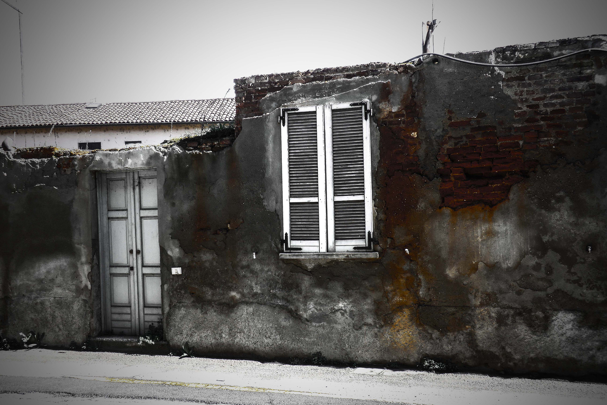 CASIO EX-H5 sample photo. #urbex (in #lodivecchio) photography