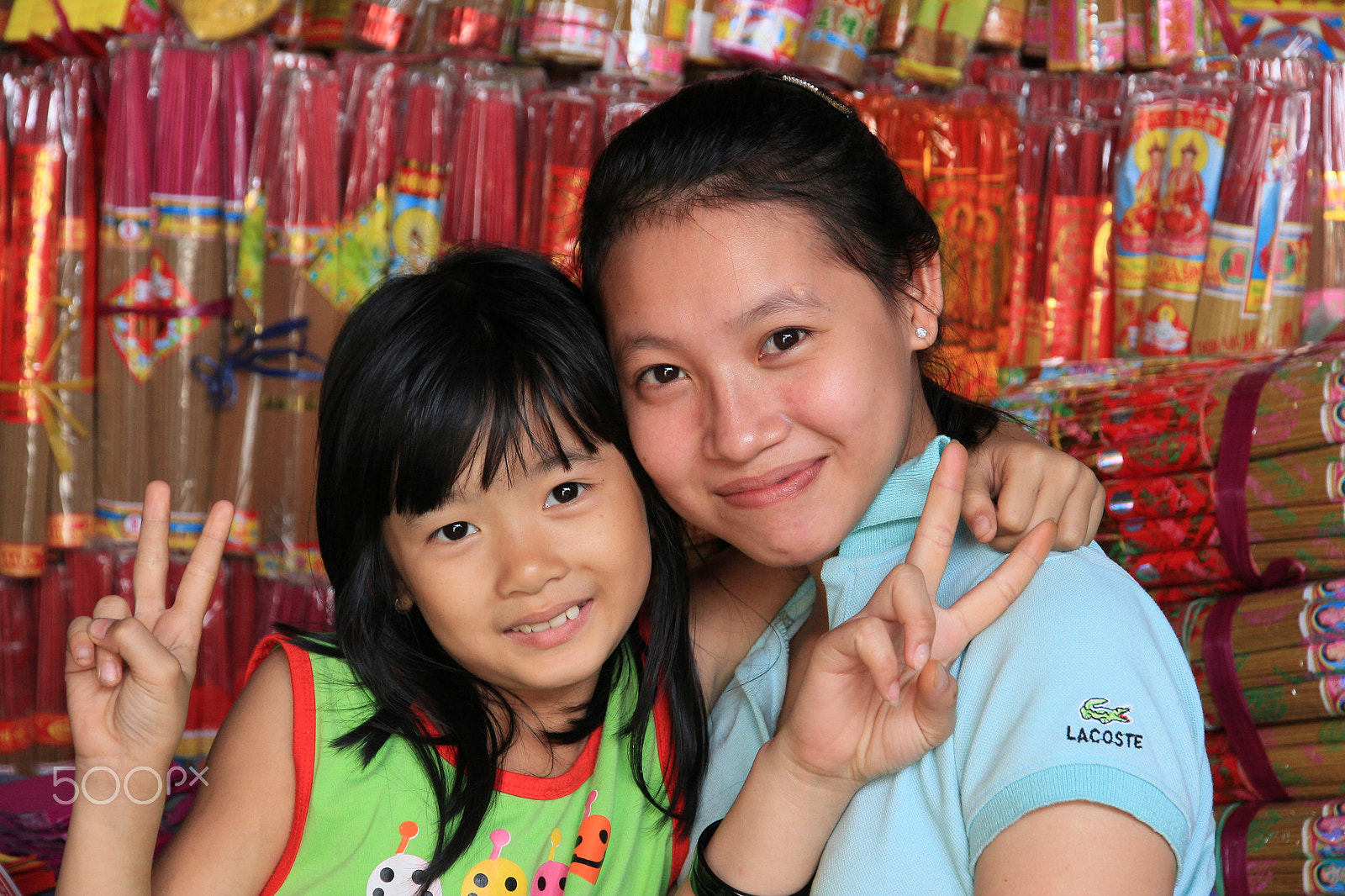 Canon EOS 550D (EOS Rebel T2i / EOS Kiss X4) sample photo. Vietnam nha trang friendly children photography
