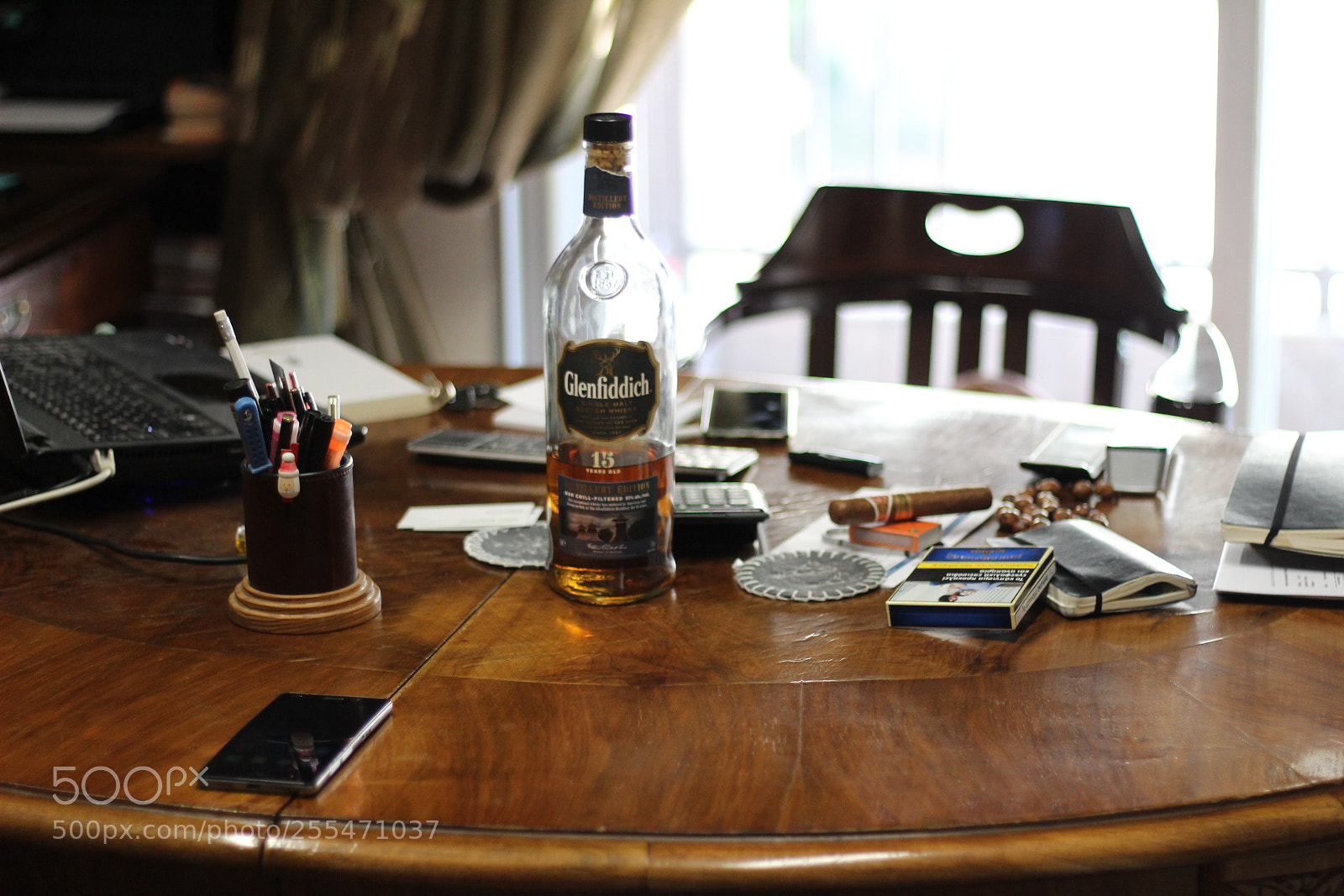 Canon EOS 1300D (EOS Rebel T6 / EOS Kiss X80) + Canon EF 50mm F1.8 STM sample photo. Business table photography