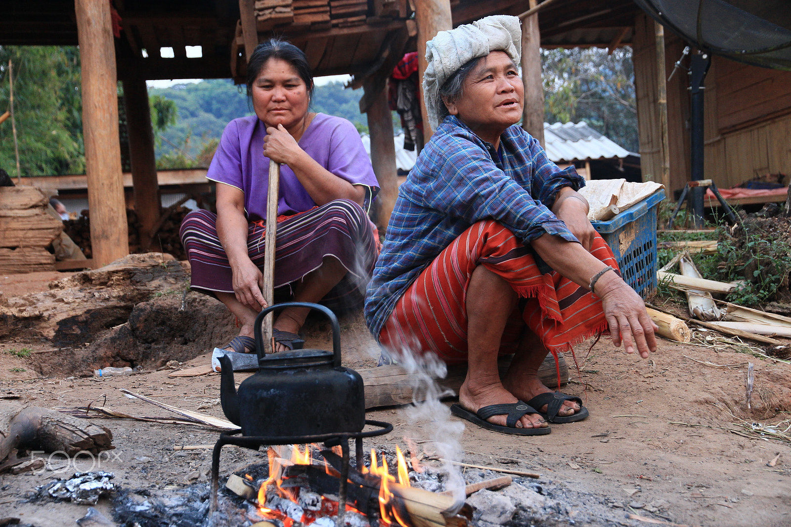 Canon EOS 650D (EOS Rebel T4i / EOS Kiss X6i) sample photo. Thailand don intanon  woman cooking tee photography