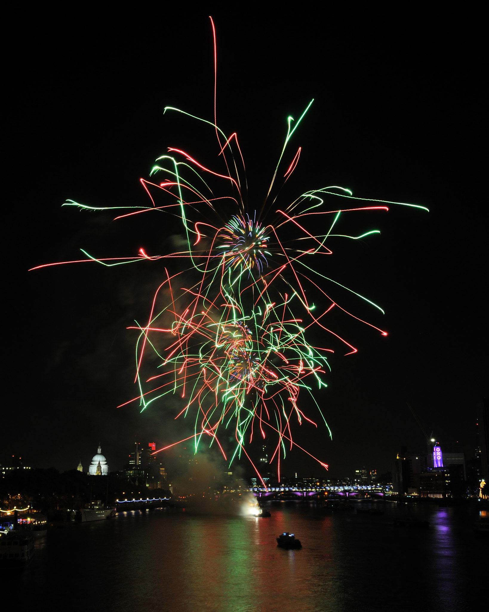 Nikon D300 sample photo. Thames festival photography