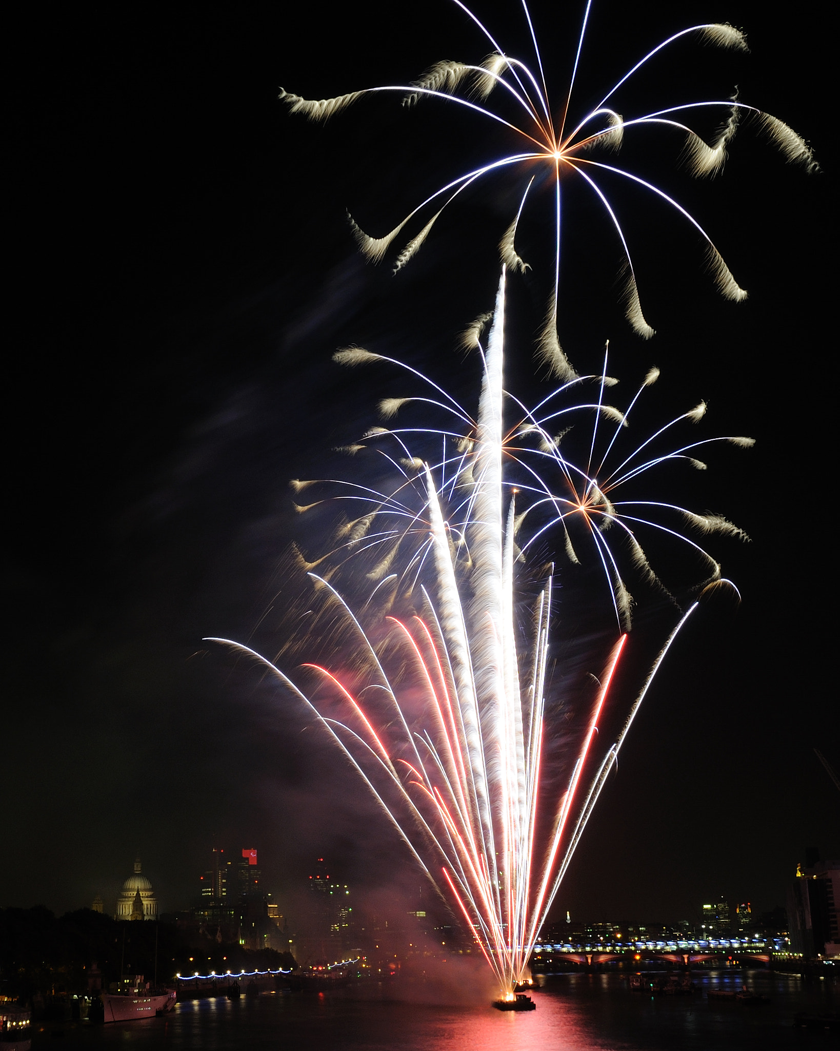 Nikon D300 sample photo. Thames festival photography