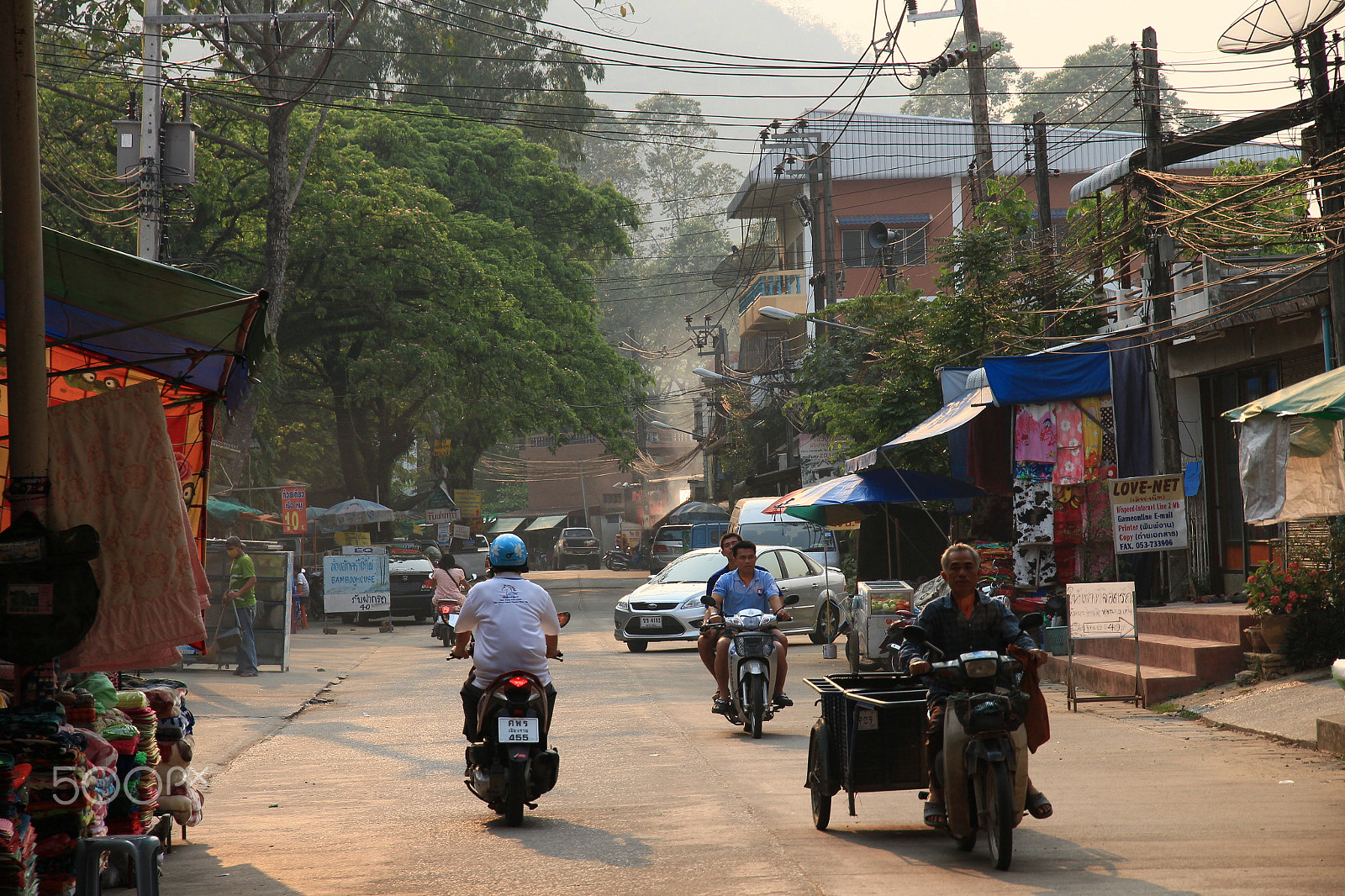 Canon EOS 650D (EOS Rebel T4i / EOS Kiss X6i) sample photo. Thailand tachilek  at the boarder to myanmar photography