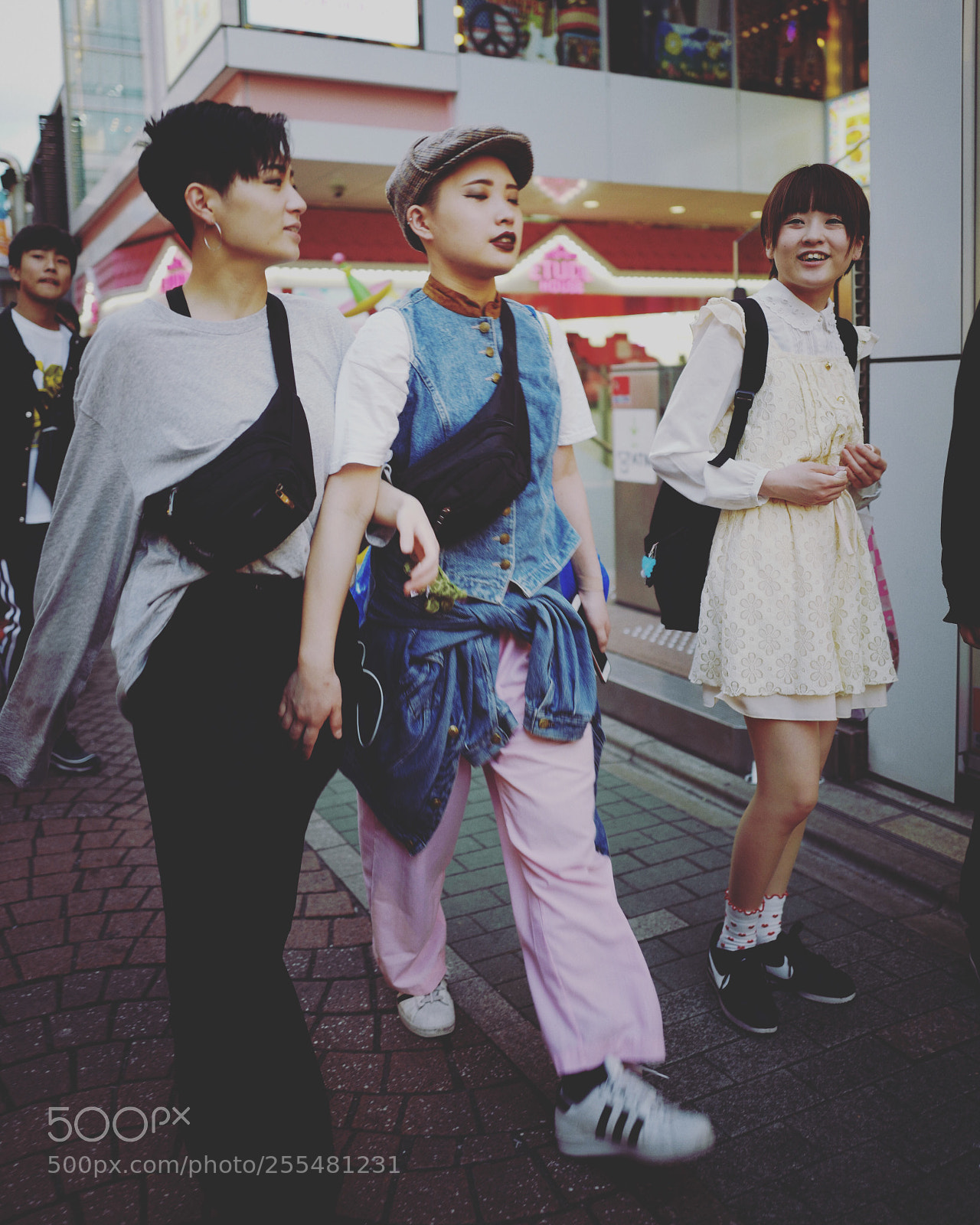 Leica Q (Typ 116) sample photo. Harajuku kids photography