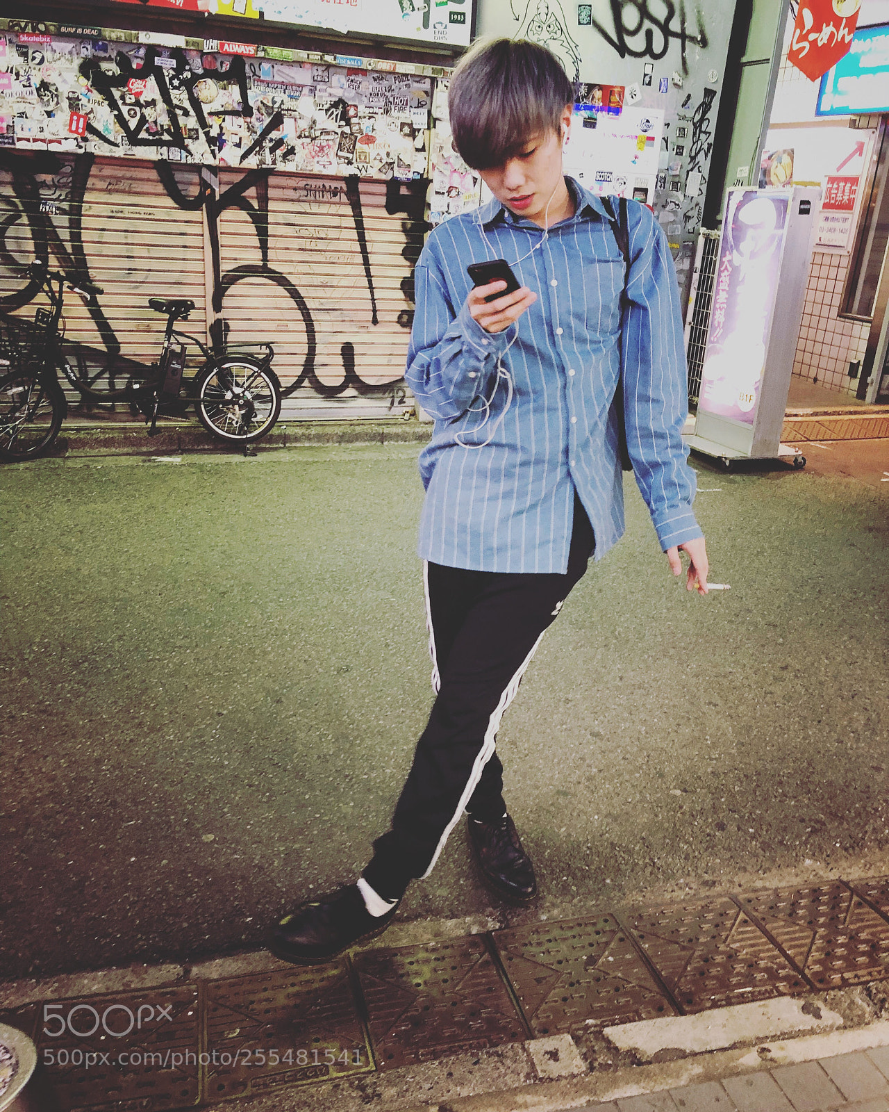 Apple iPhone X sample photo. Harajuku kids photography
