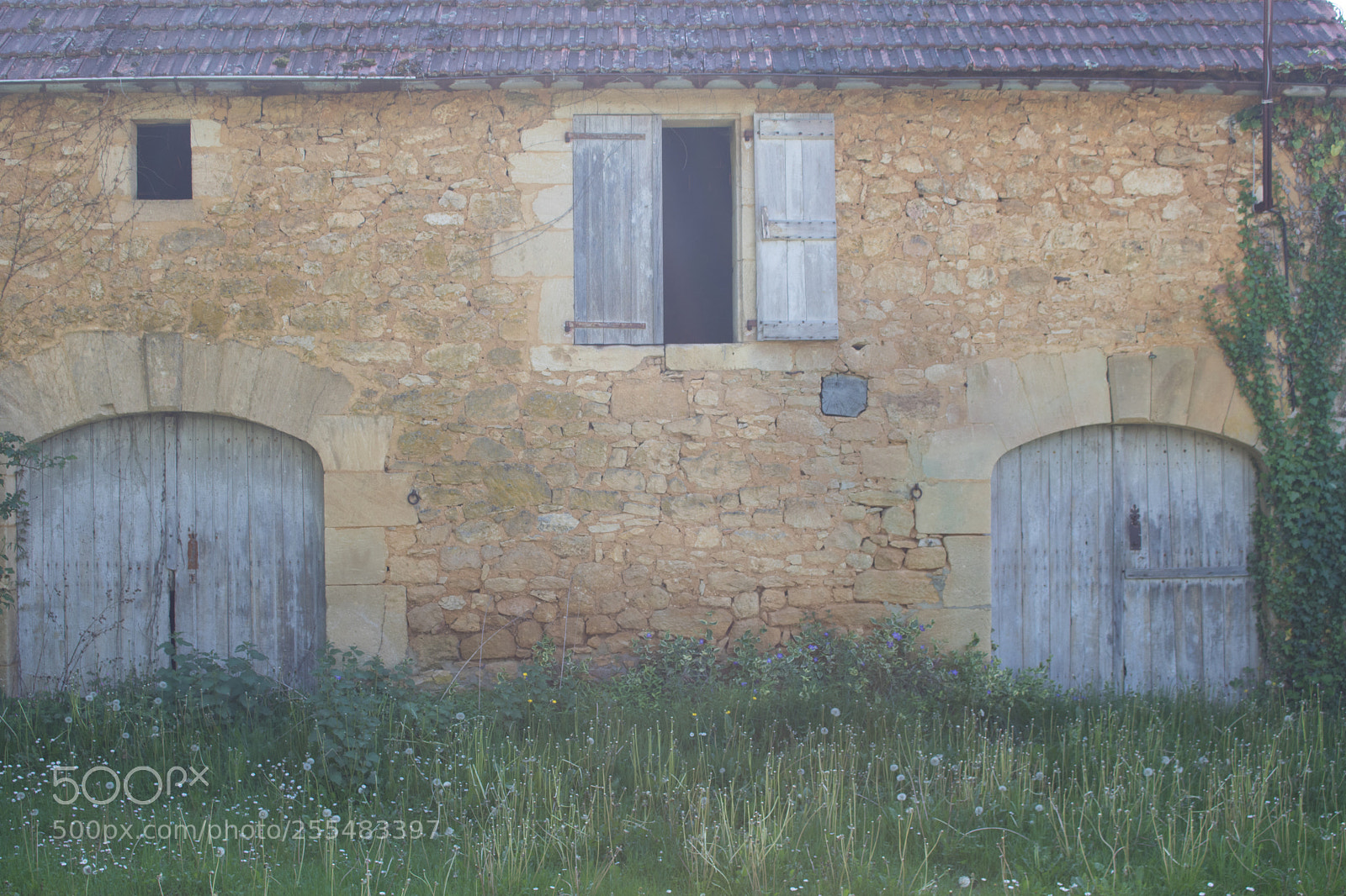 Canon EOS 750D (EOS Rebel T6i / EOS Kiss X8i) sample photo. French village photography