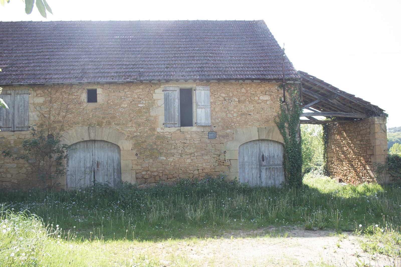 Canon EOS 750D (EOS Rebel T6i / EOS Kiss X8i) sample photo. French village photography