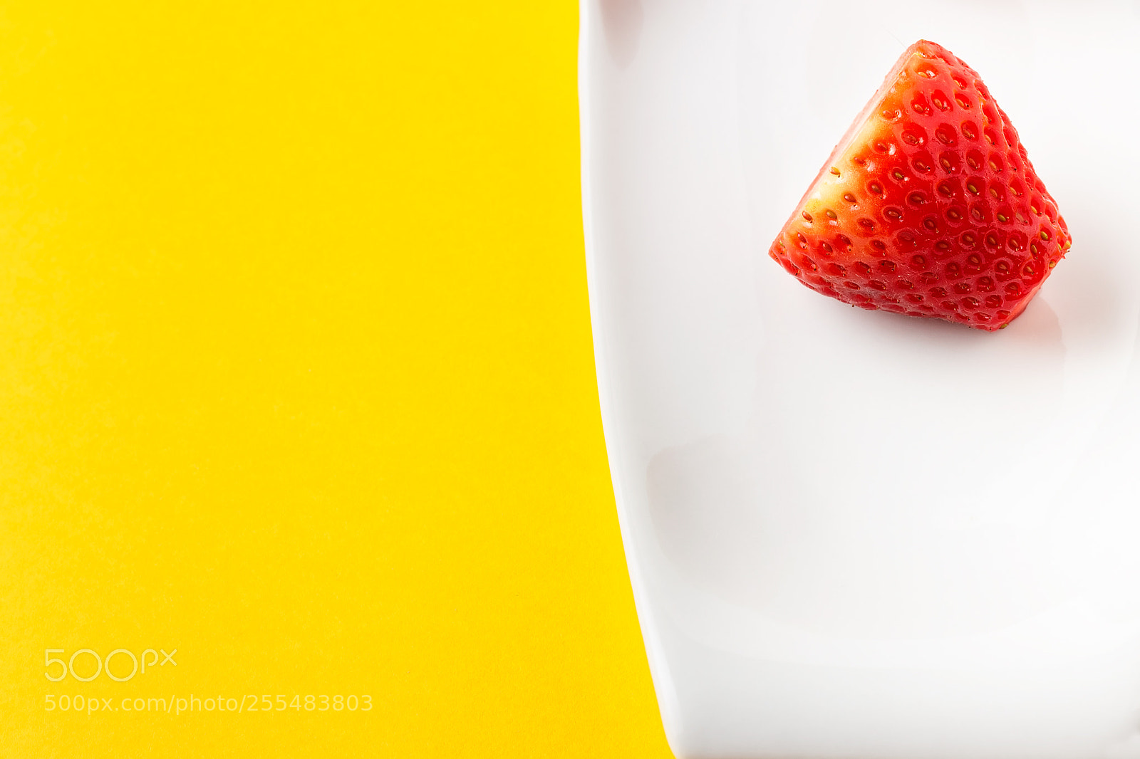 Canon EOS 700D (EOS Rebel T5i / EOS Kiss X7i) sample photo. Fresh strawberry. photography