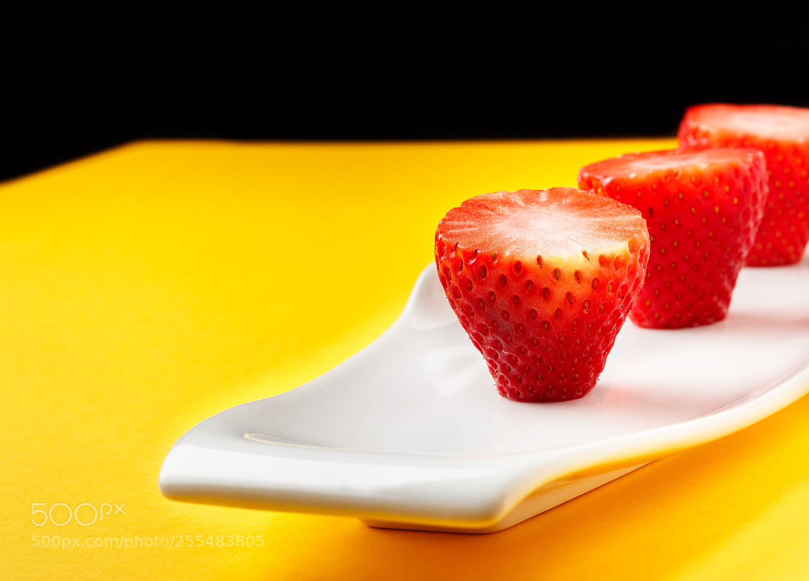 Canon EOS 700D (EOS Rebel T5i / EOS Kiss X7i) sample photo. Fresh strawberries. photography