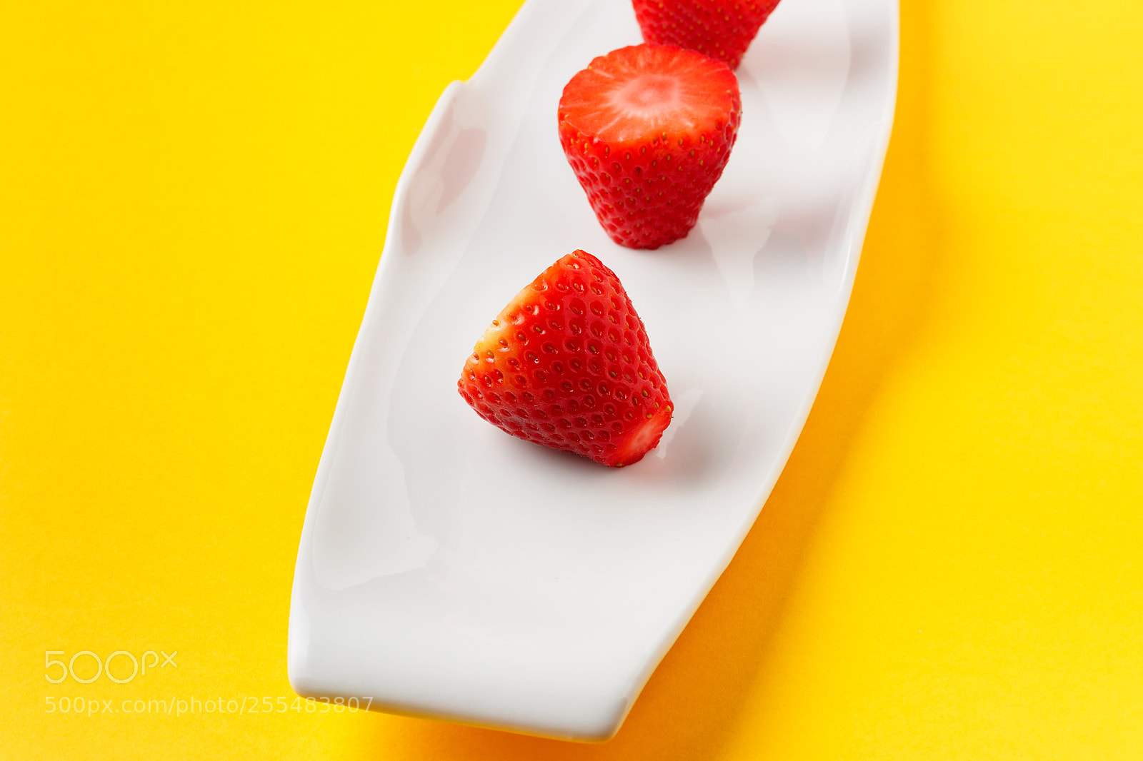 Canon EOS 700D (EOS Rebel T5i / EOS Kiss X7i) sample photo. Fresh strawberries. photography