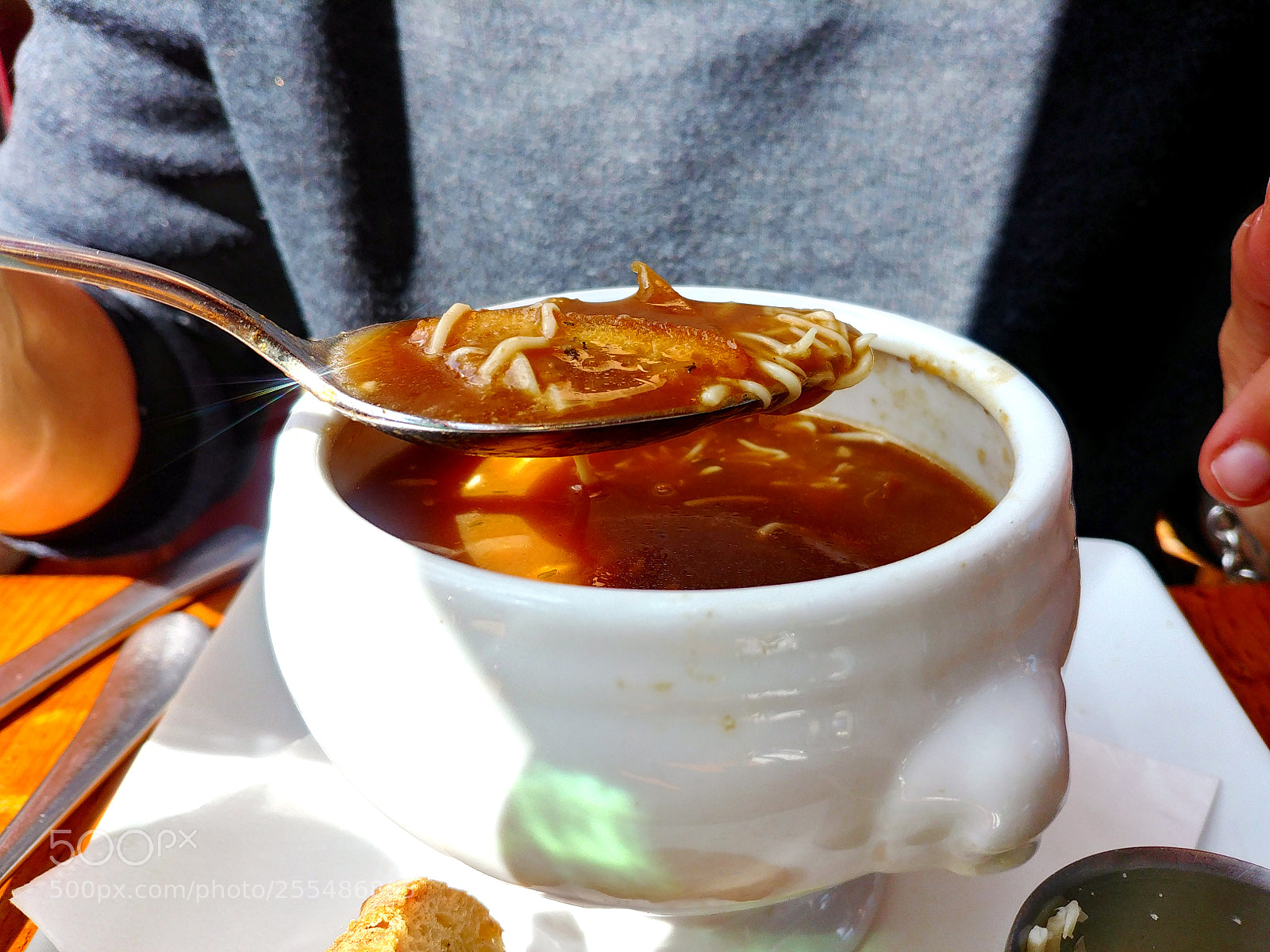 LG G6 sample photo. Soupe a l'oignon photography
