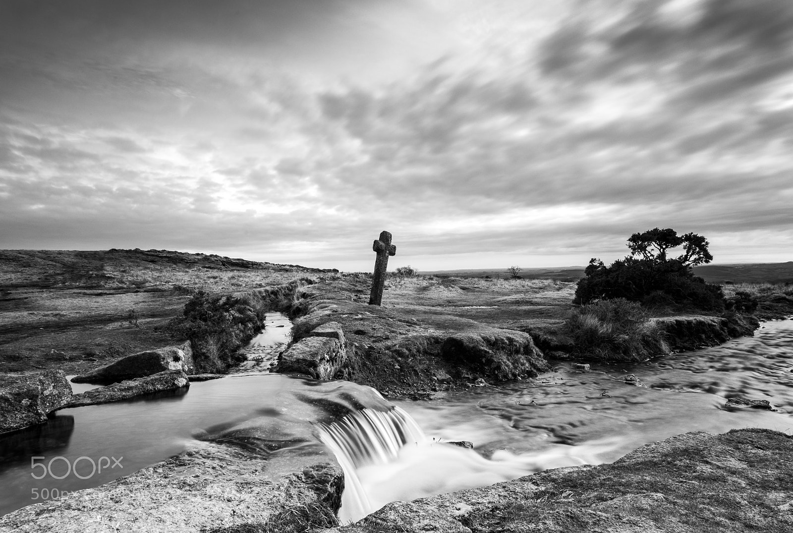 Canon EOS 5D Mark IV sample photo. Windy cross photography