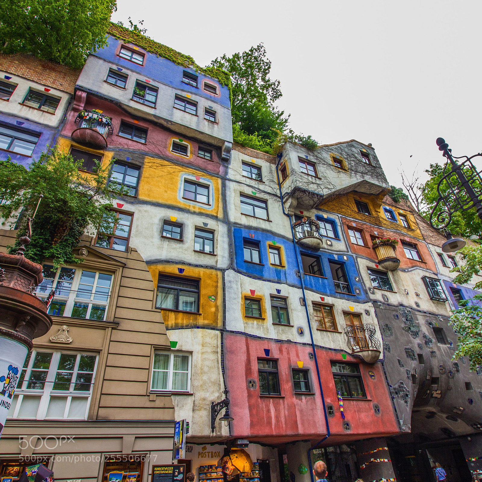 Canon EOS 550D (EOS Rebel T2i / EOS Kiss X4) sample photo. Hundertwasser architecture photography