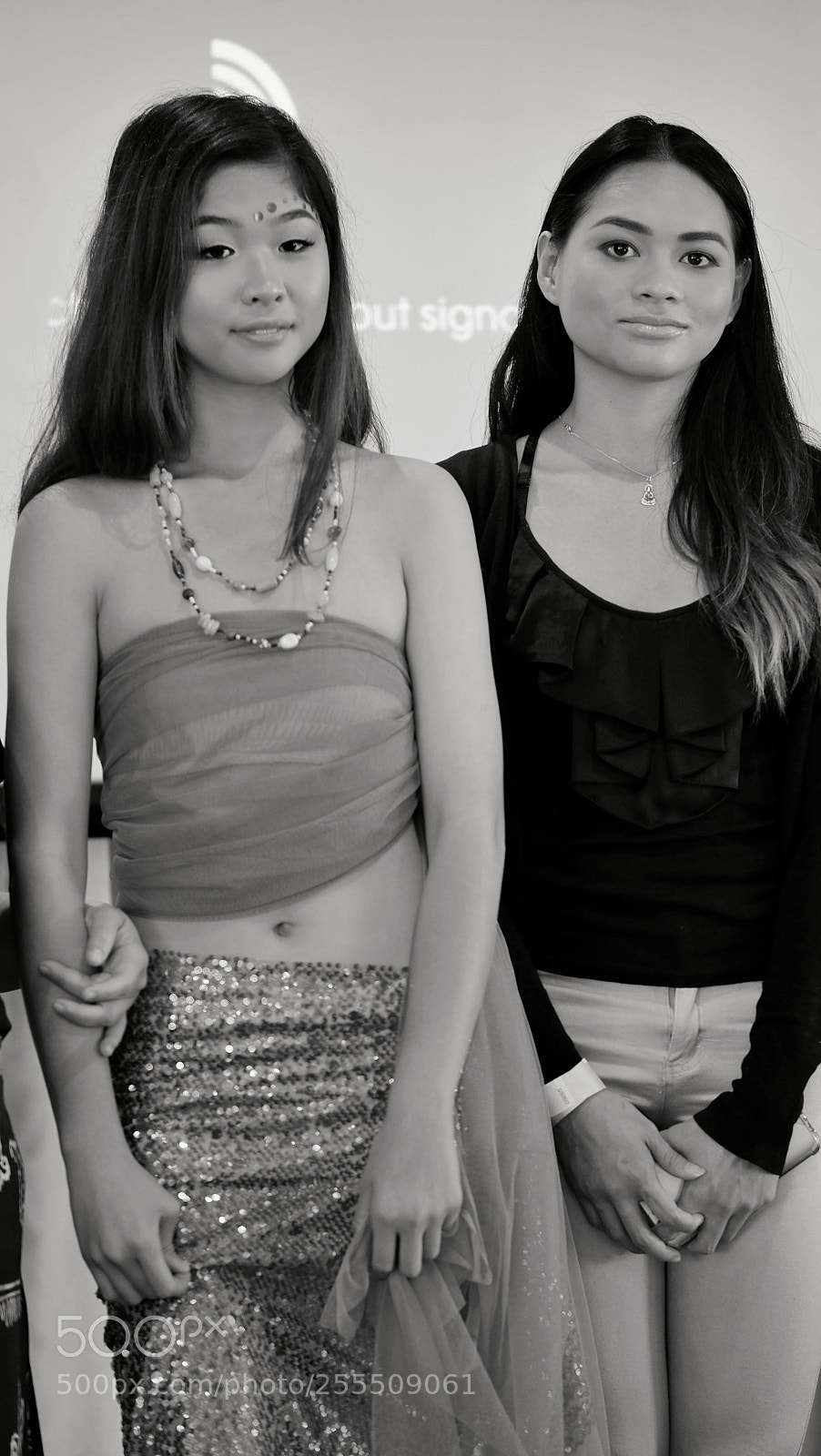 Fujifilm X-T1 sample photo. Two girls. photography
