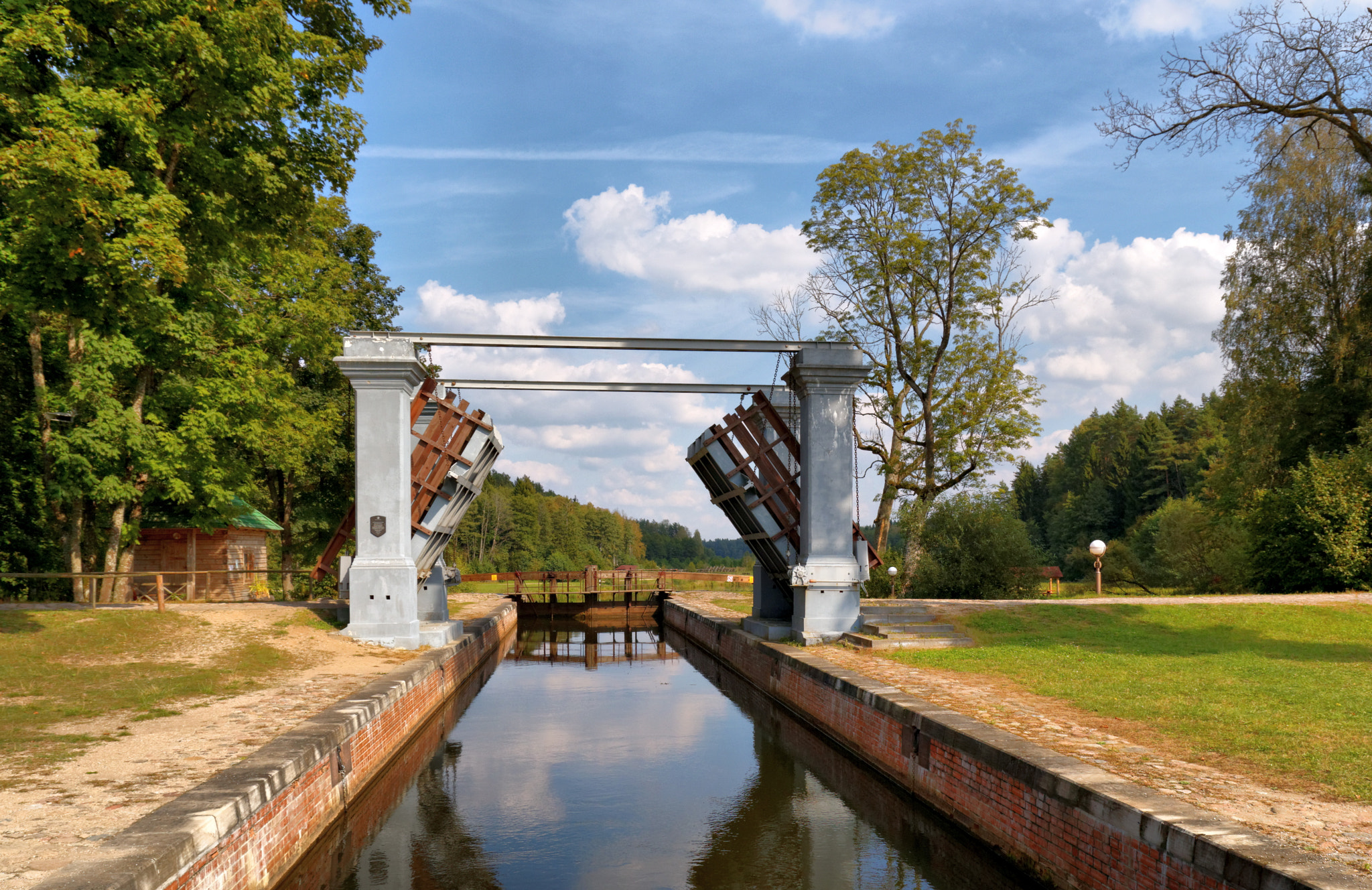 Tamron SP AF 17-50mm F2.8 XR Di II LD Aspherical (IF) sample photo. Augustów canal, lock photography