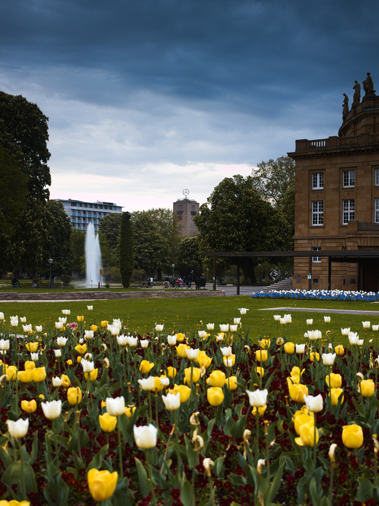 Canon EF-S 24mm F2.8 STM sample photo. Oper stuttgart photography