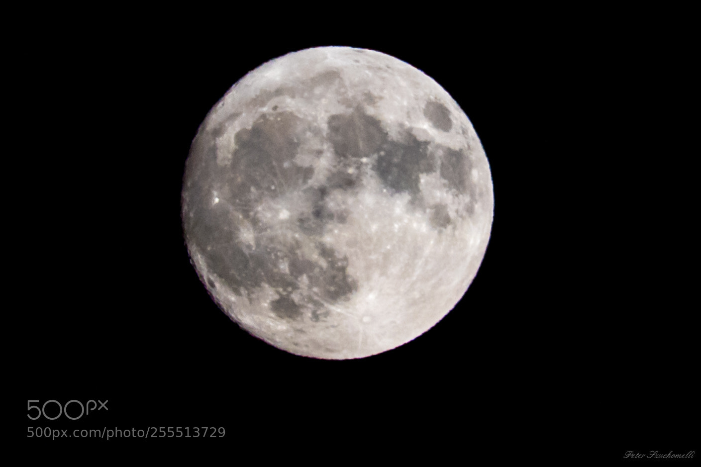 Canon EOS 750D (EOS Rebel T6i / EOS Kiss X8i) sample photo. Mond photography