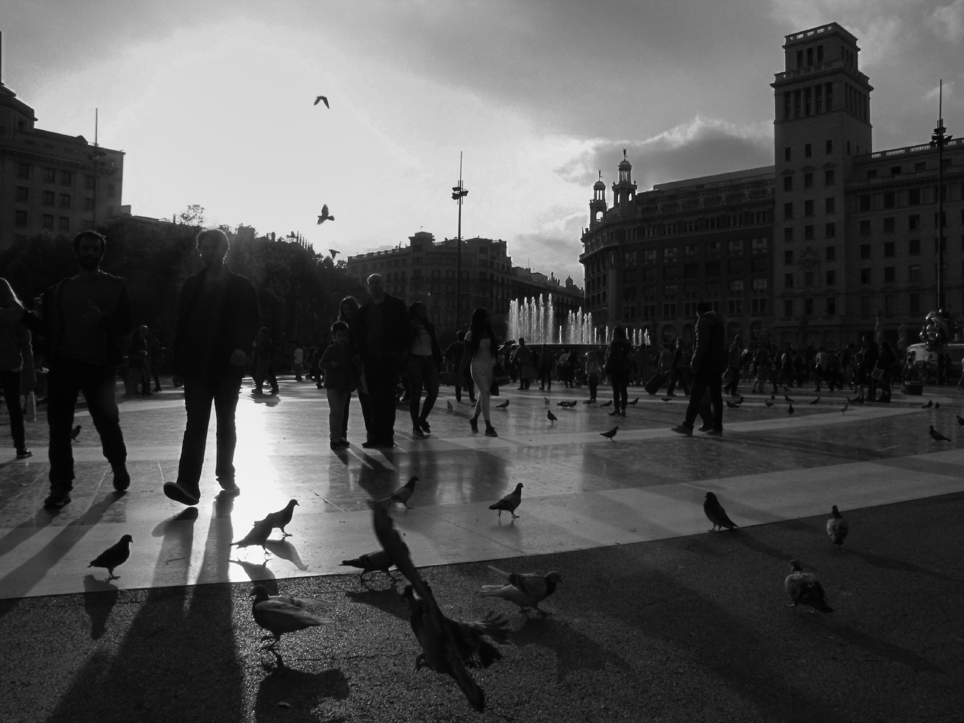 Canon PowerShot SX1 IS sample photo. Plaça catalunya barcelona photography