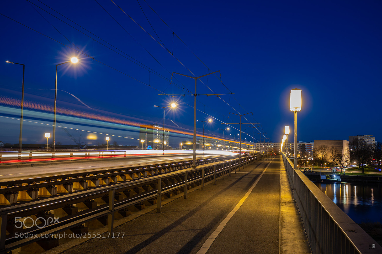 Canon EOS 5D Mark IV sample photo. Traffic photography