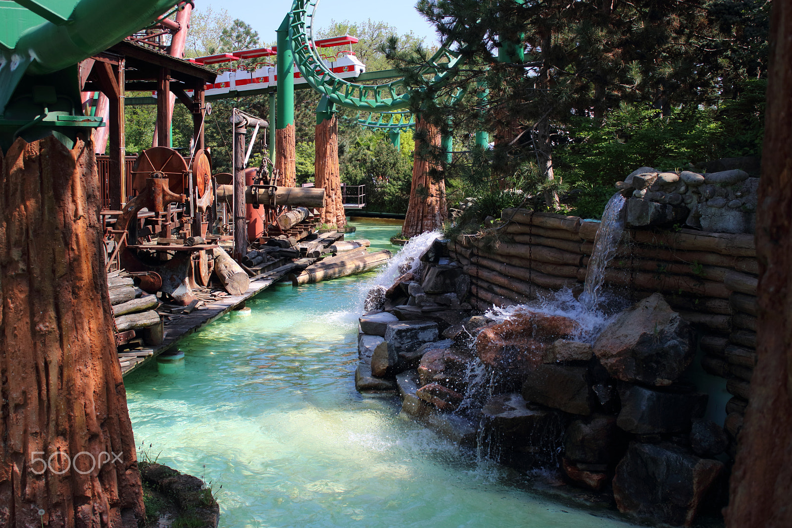 Canon EF-S 18-55mm F3.5-5.6 III sample photo. Gardaland magic season 2018 photography