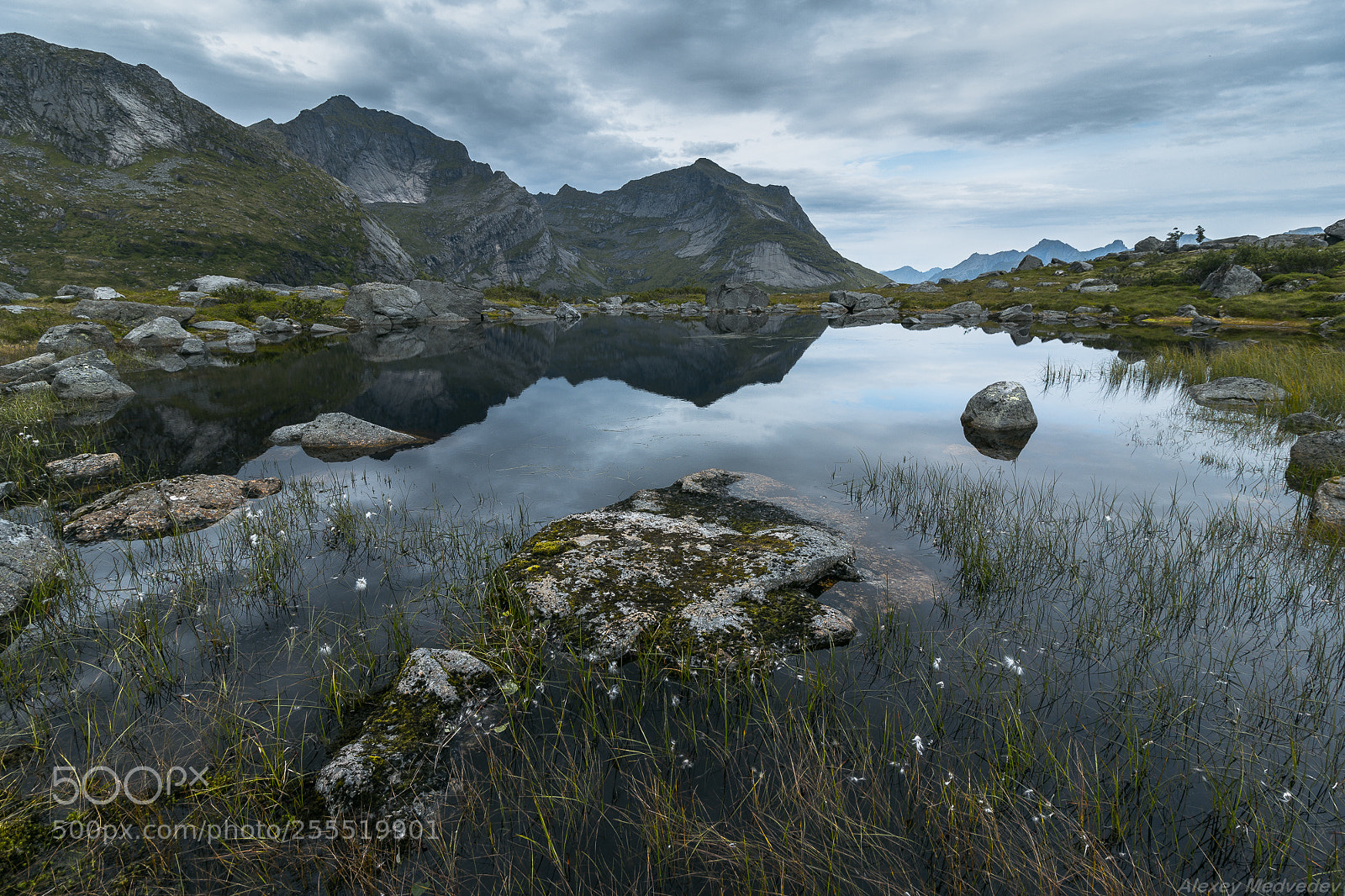 Canon EOS 600D (Rebel EOS T3i / EOS Kiss X5) sample photo. Cold lakes photography