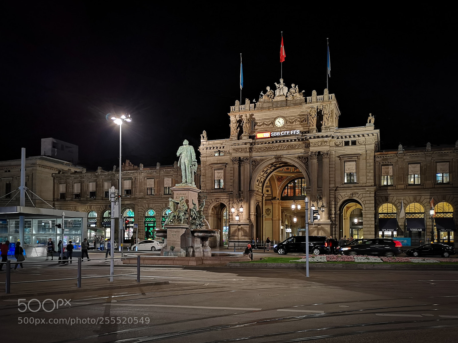 HUAWEI CLT-L29 sample photo. Zurich mainstation photography