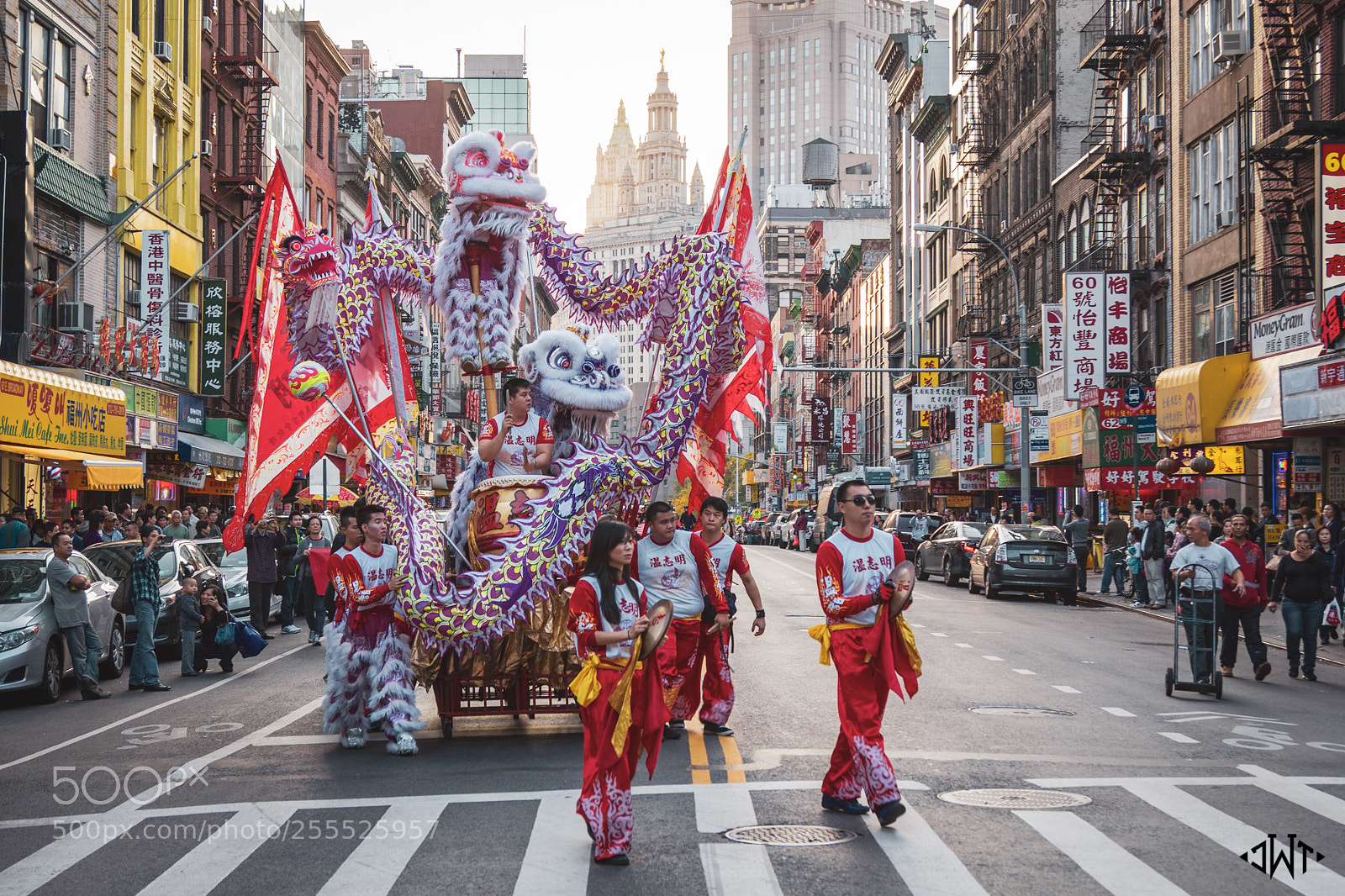 Canon EOS 550D (EOS Rebel T2i / EOS Kiss X4) sample photo. Chinatown parade photography