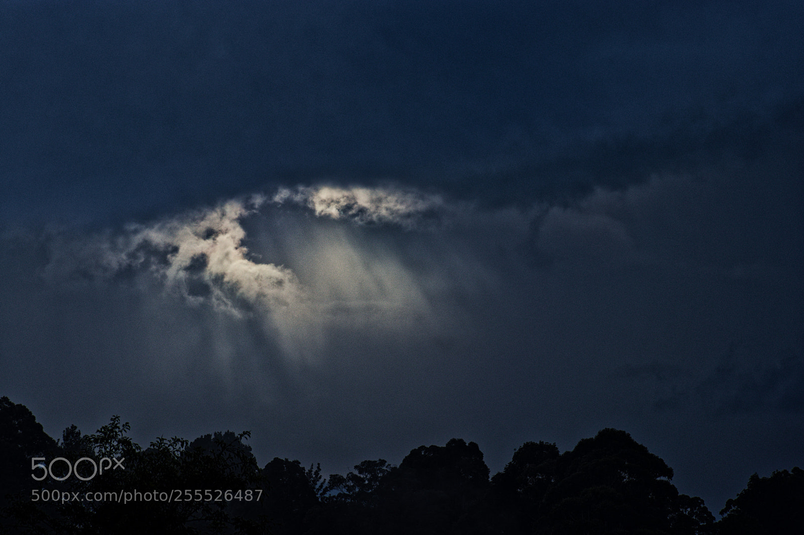 Canon EOS 80D sample photo. Light through the clouds photography