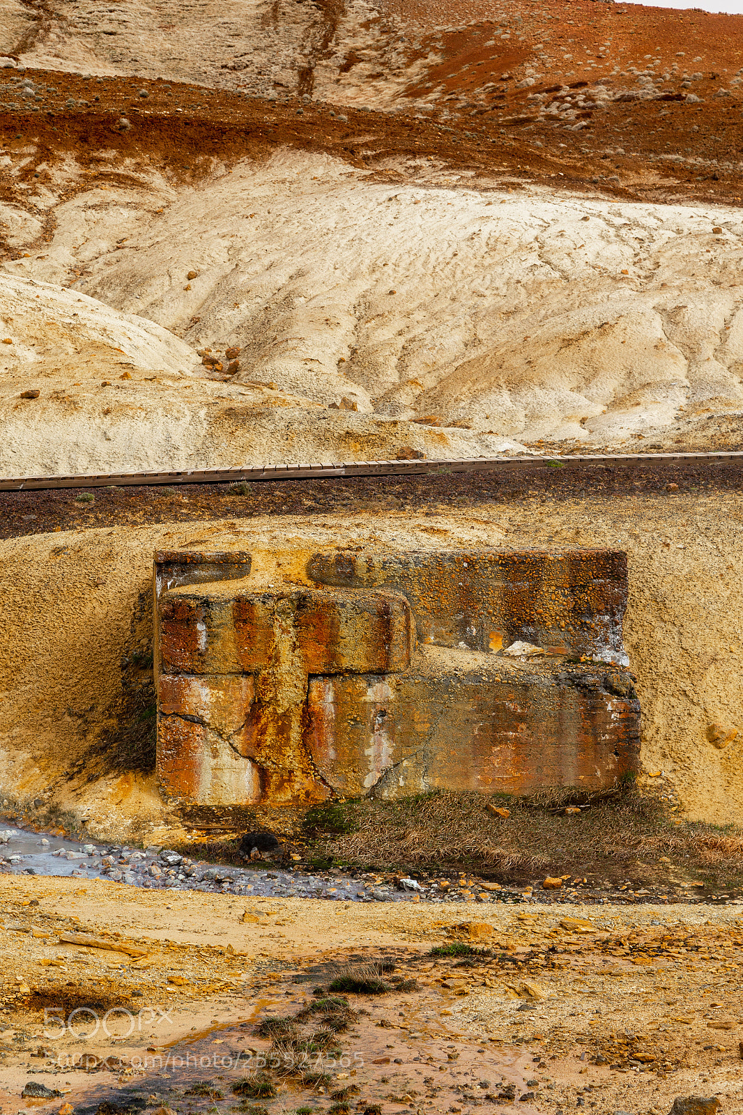 Canon EOS 6D sample photo. Rusty structure photography