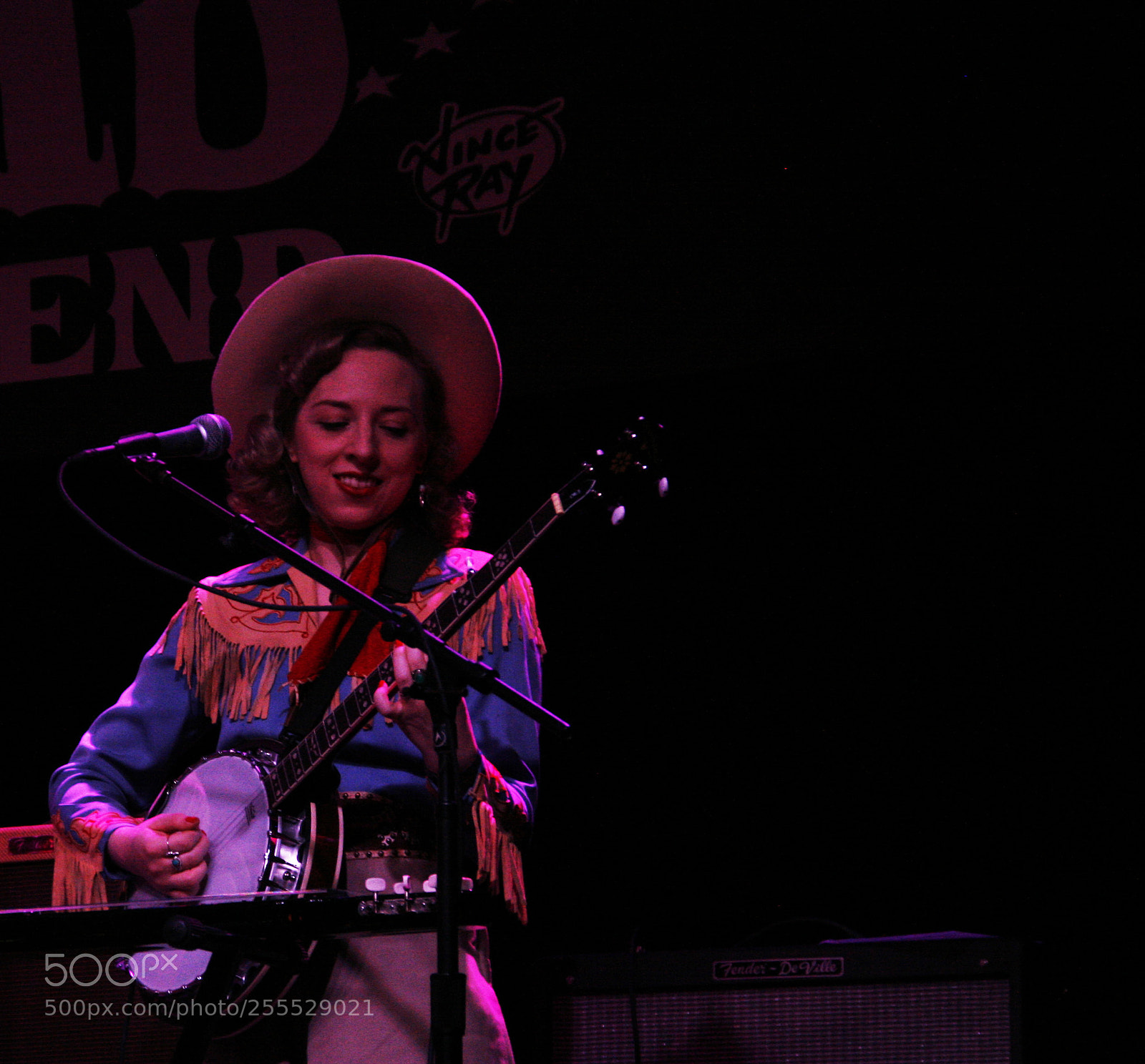 Canon EOS 30D sample photo. Banjo playing blondie photography
