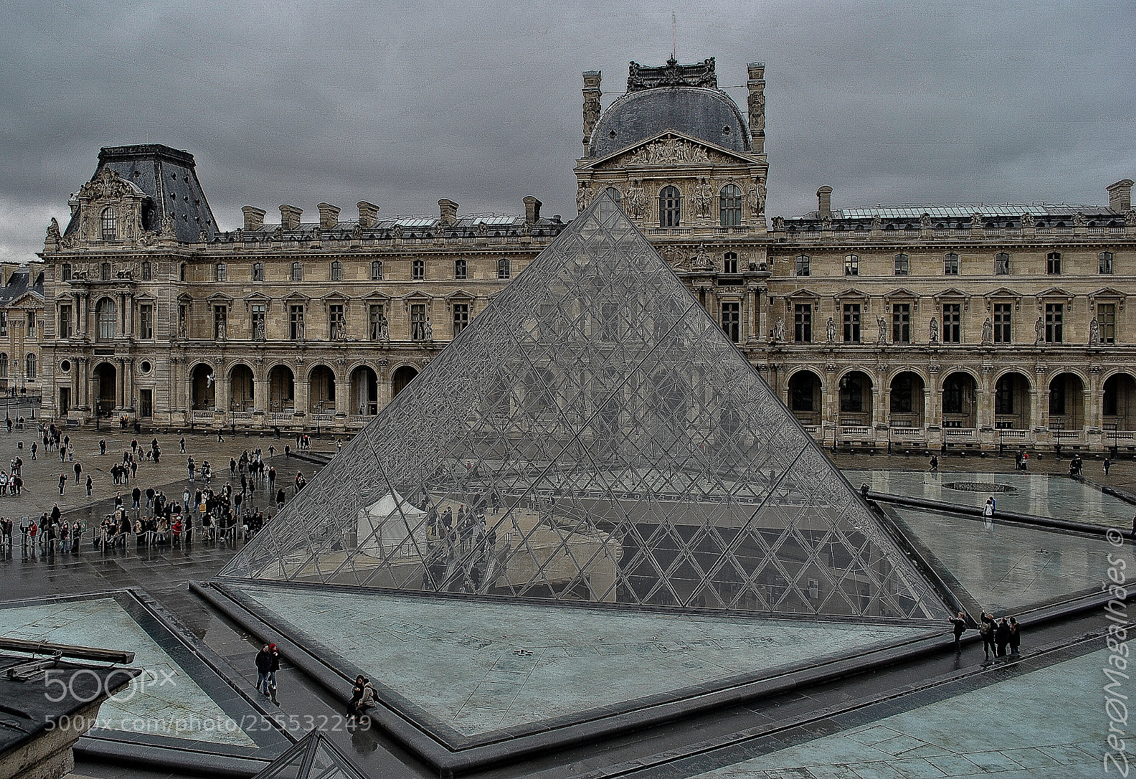 Nikon D3000 sample photo. Louvre photography