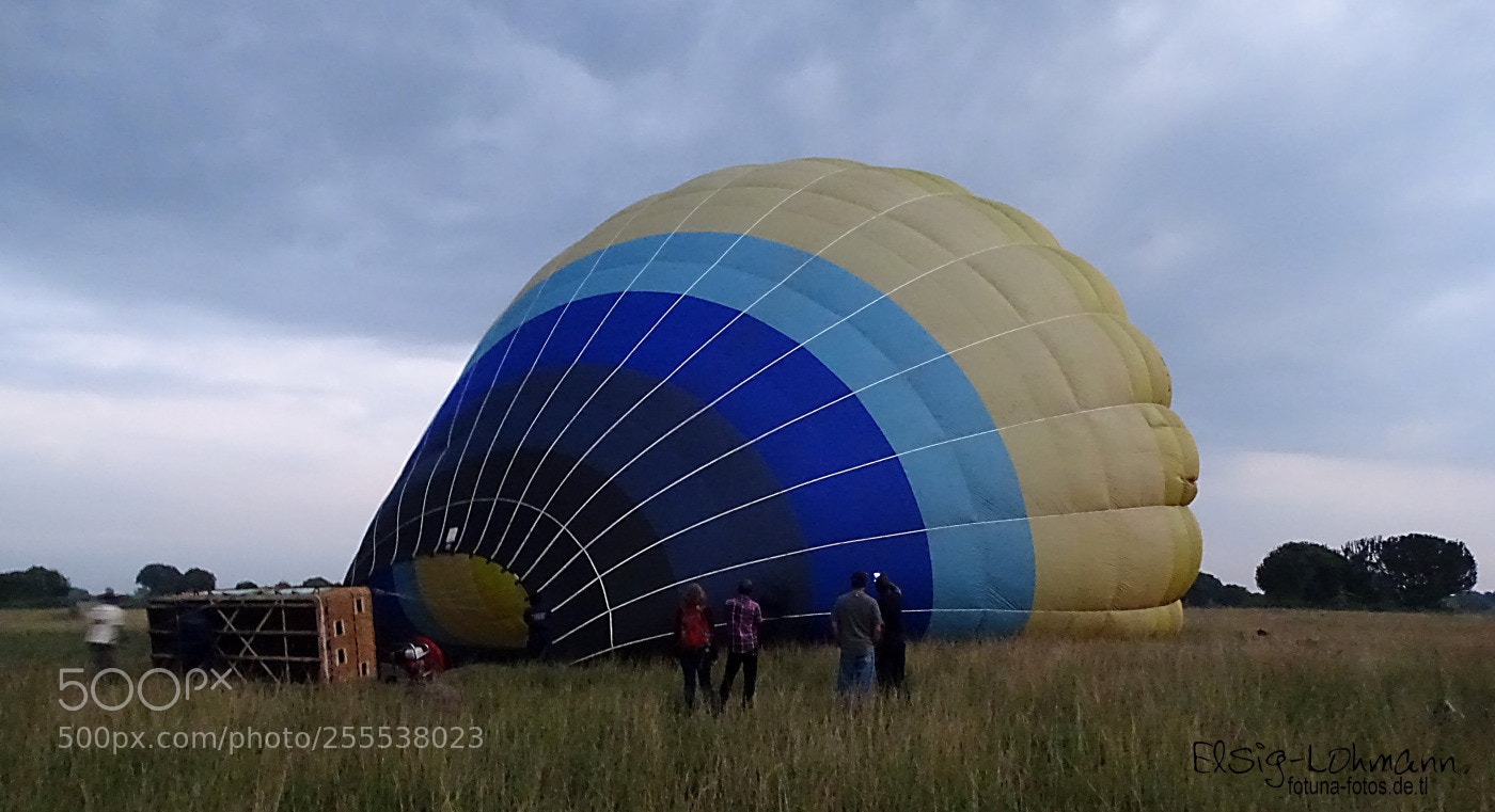 Sony Cyber-shot DSC-HX400V sample photo. Inflating hot air balloon photography