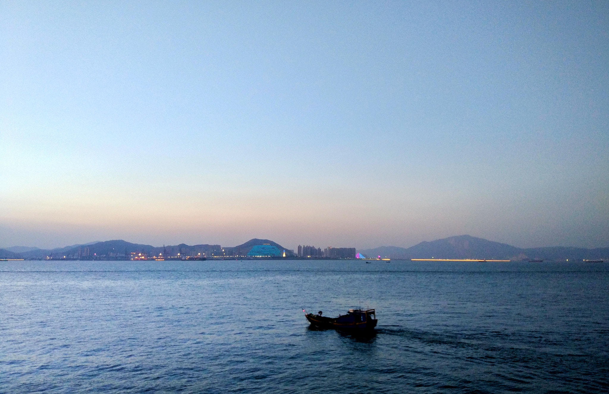 Xiaomi MI 5 sample photo. 小船儿 photography