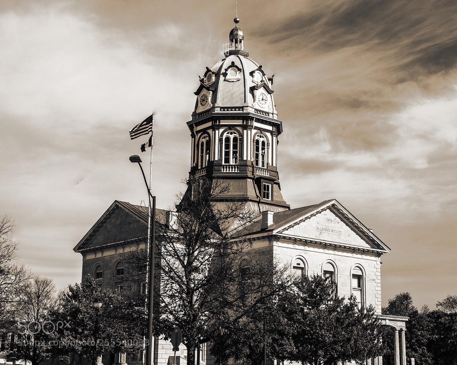 Canon EOS 760D (EOS Rebel T6s / EOS 8000D) sample photo. The courthouse photography