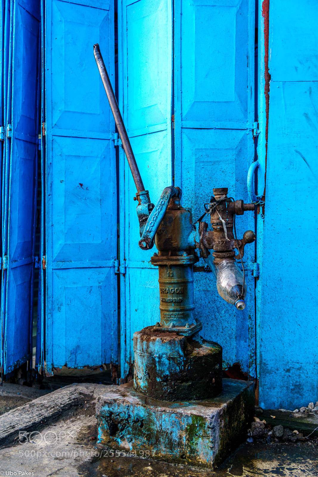Sony a6300 sample photo. Blue waterpump photography