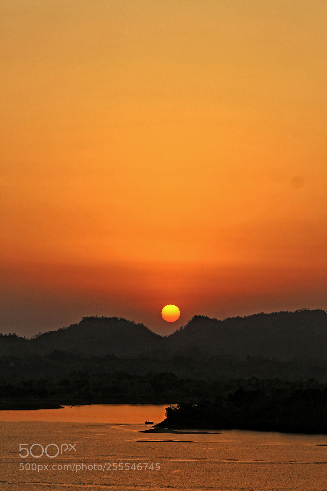 Canon EOS 700D (EOS Rebel T5i / EOS Kiss X7i) sample photo. Sunset at hills photography