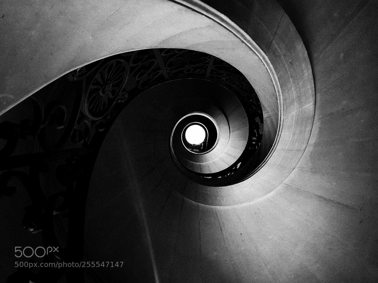 Samsung Galaxy S8+ sample photo. Stairs escaleras blackandwhite versailles photography