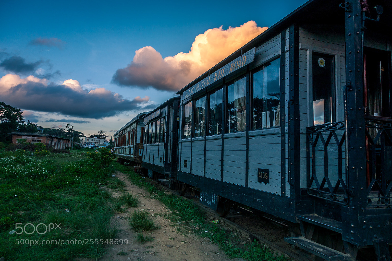 Canon EOS 5D sample photo. Train to dalat photography