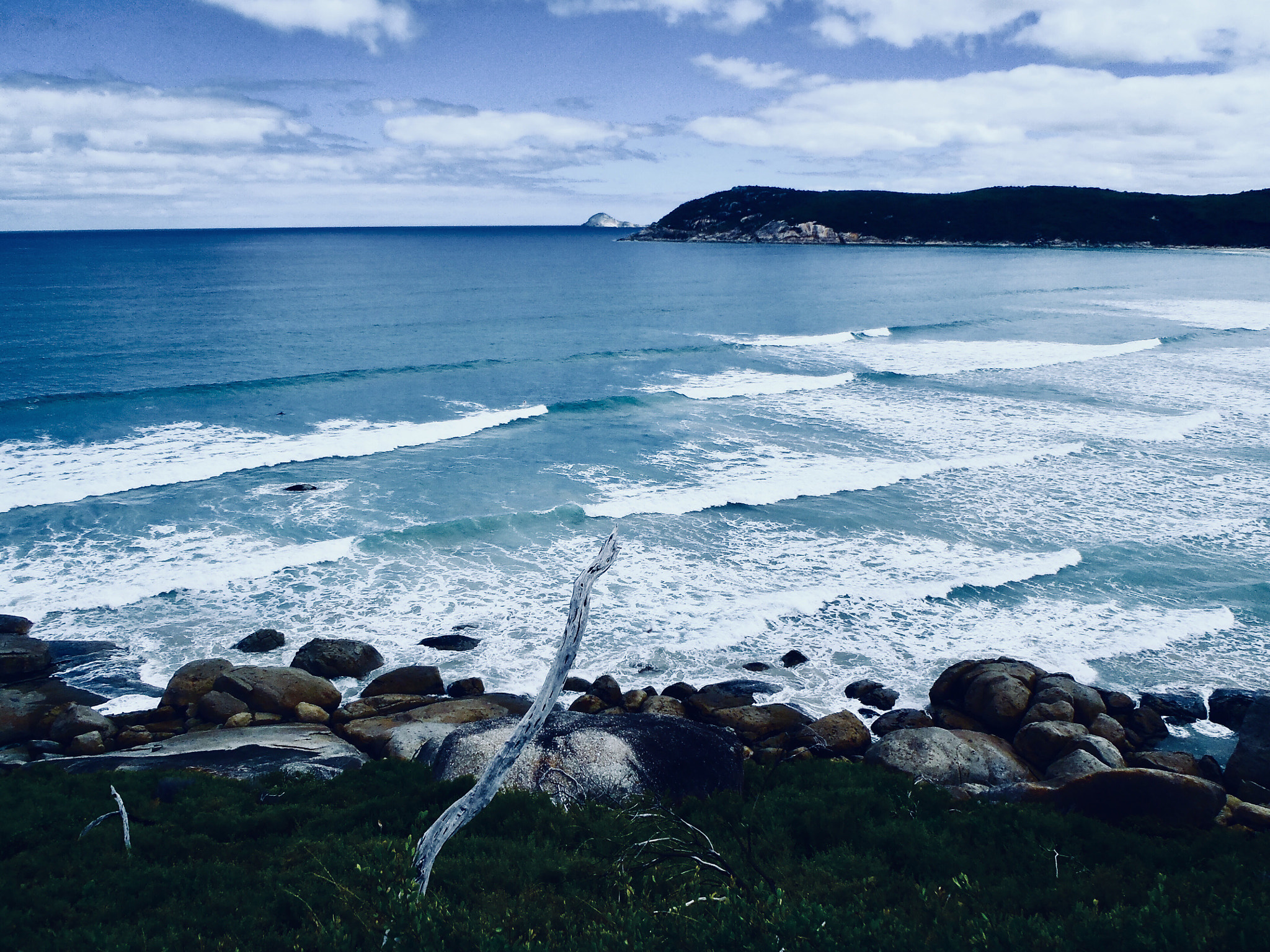 Olympus TG-810 sample photo. Waves and rocks photography