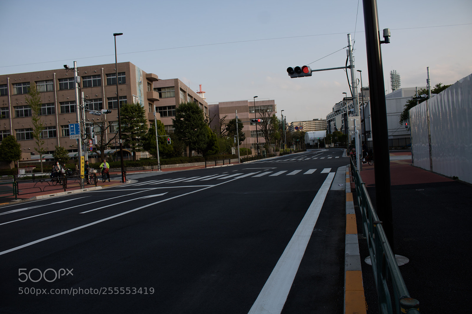 Canon EOS 750D (EOS Rebel T6i / EOS Kiss X8i) sample photo. Streets photography