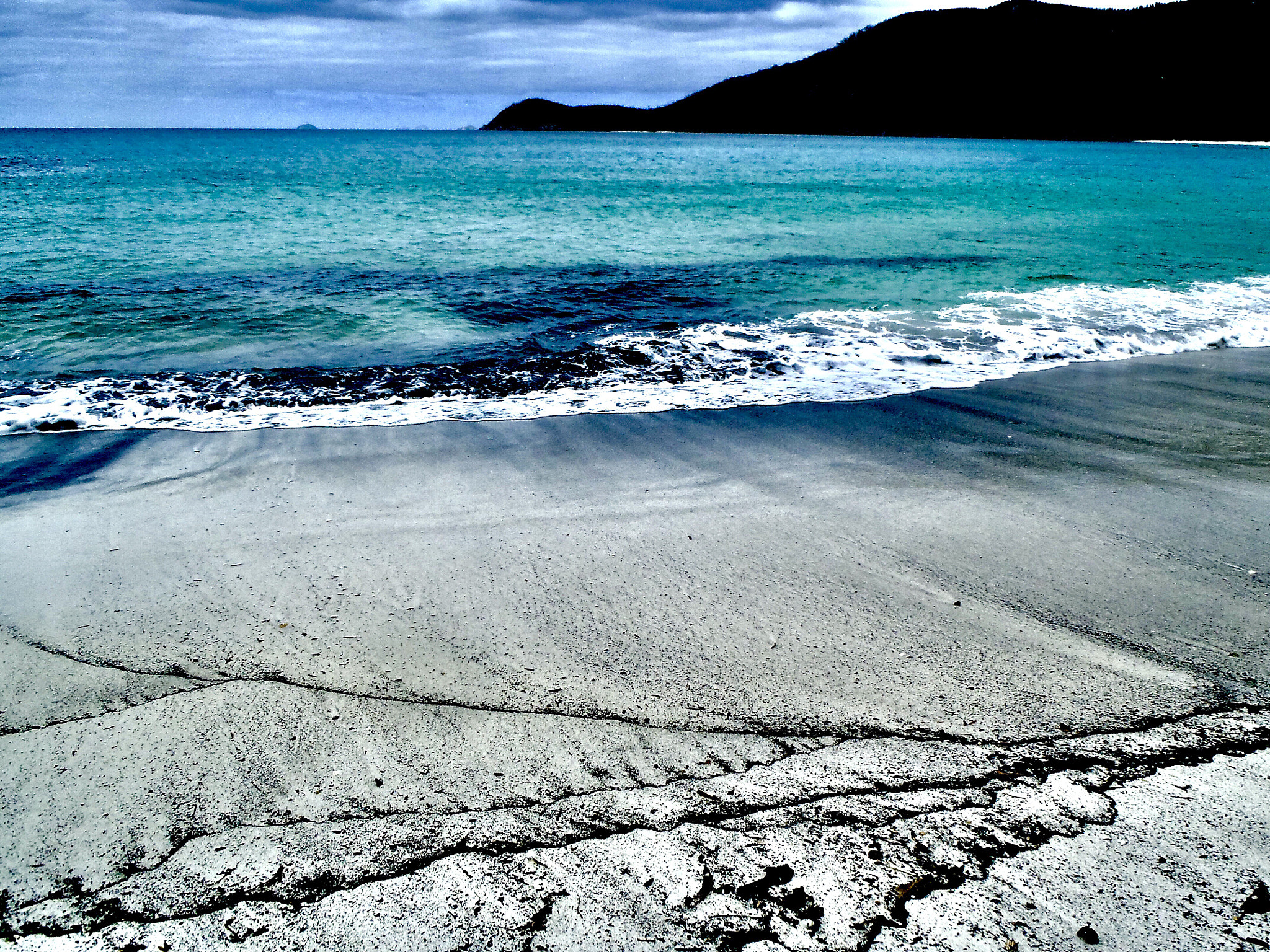 Olympus TG-810 sample photo. Sand and sea meet photography