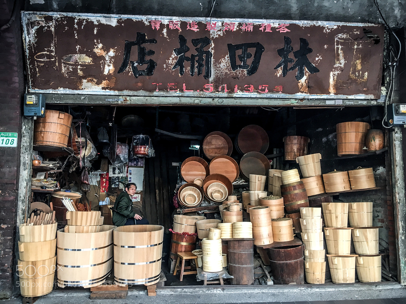 Apple iPhone 6s sample photo. Barrel shop photography