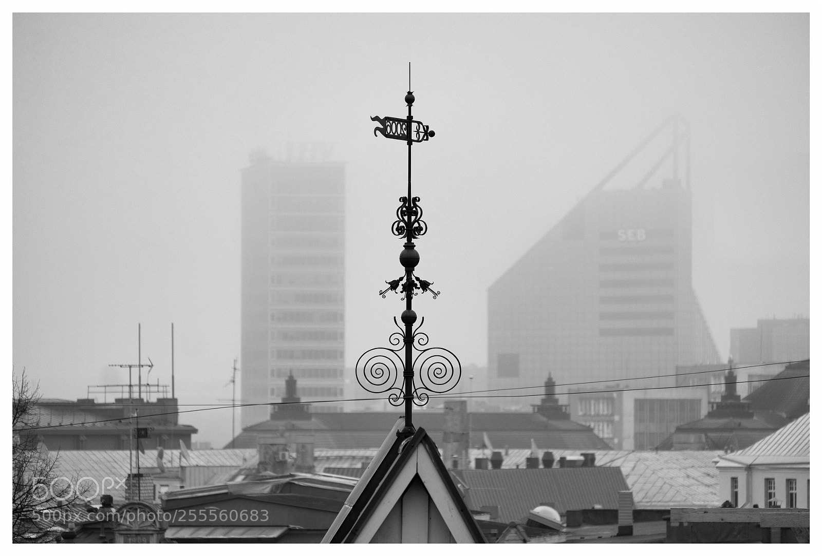 Fujifilm X-T20 sample photo. Weather vane has no photography