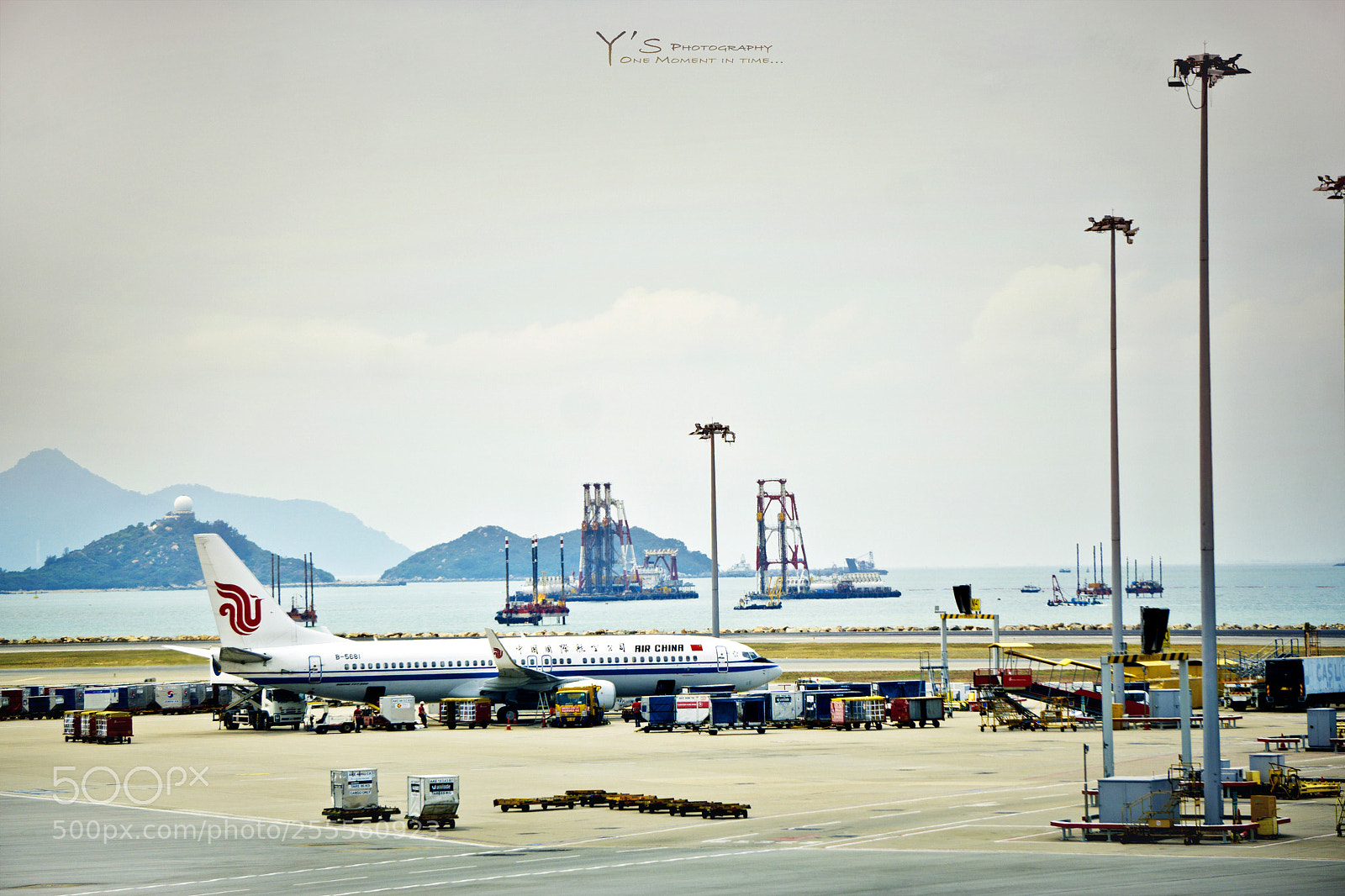 Sony a6000 sample photo. Airport, preparing. 机场，准备。 photography