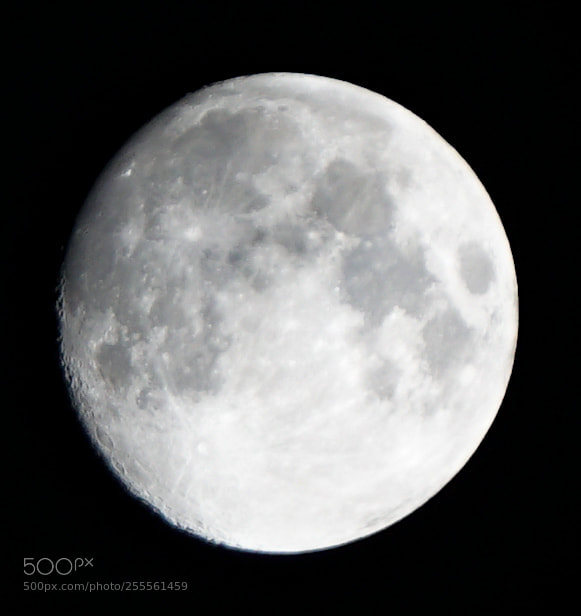 Sony a6300 sample photo. Moon using 200mm and photography