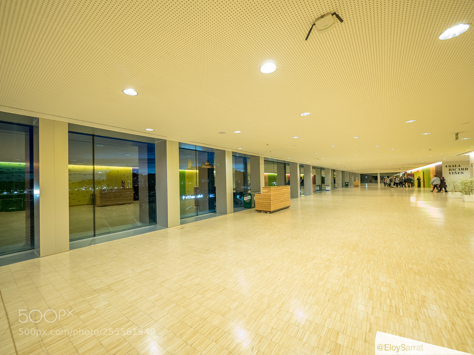 Olympus OM-D E-M5 II sample photo. Palau de congresos la photography