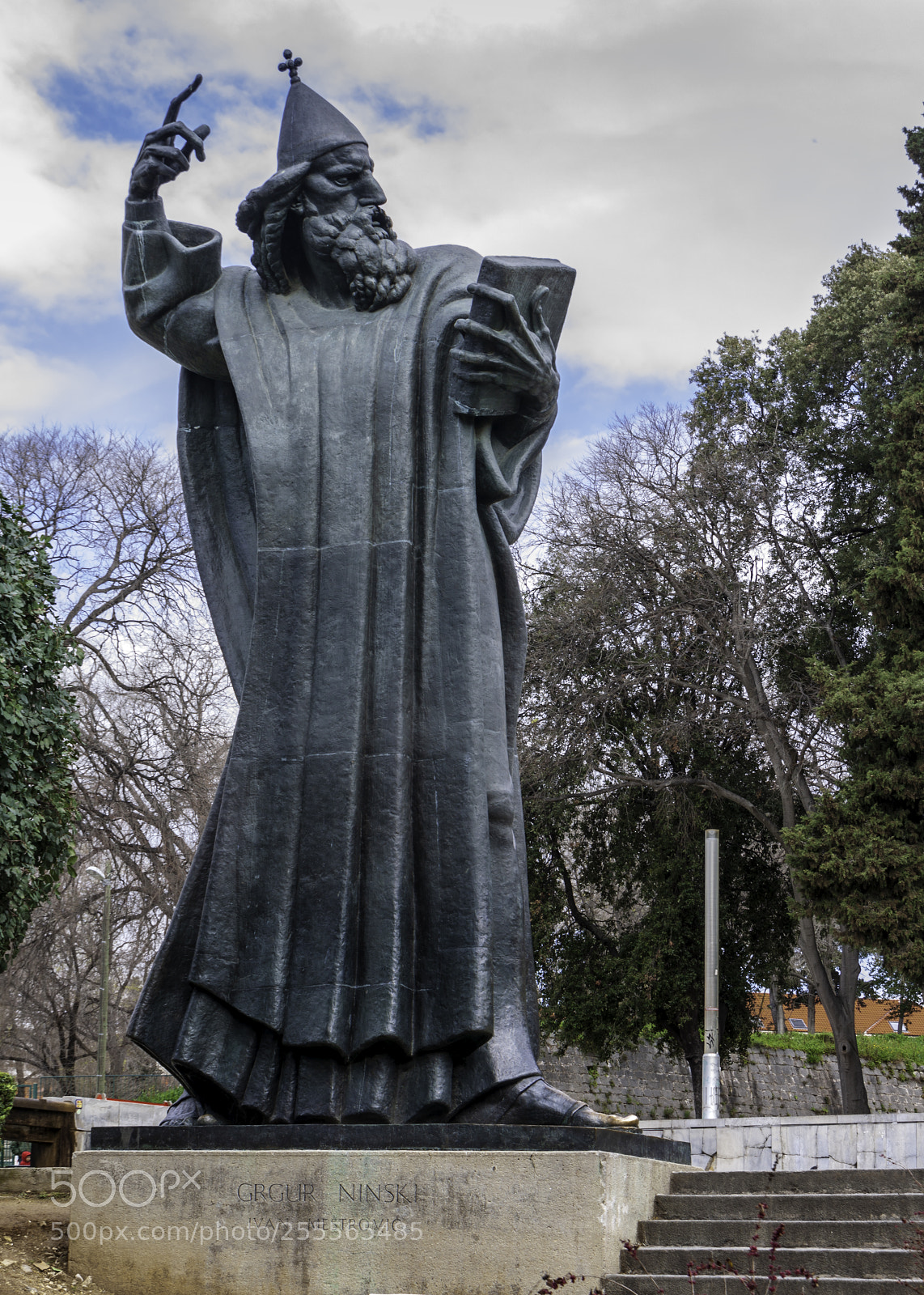Canon EOS 50D sample photo. Split statue photography