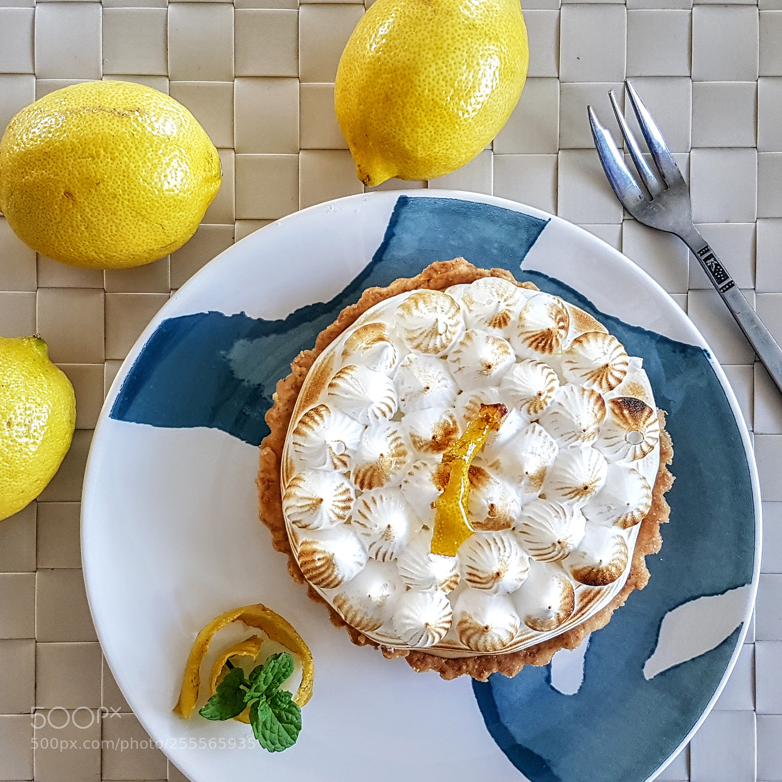 Samsung Galaxy S7 sample photo. Lemon meringue tart photography